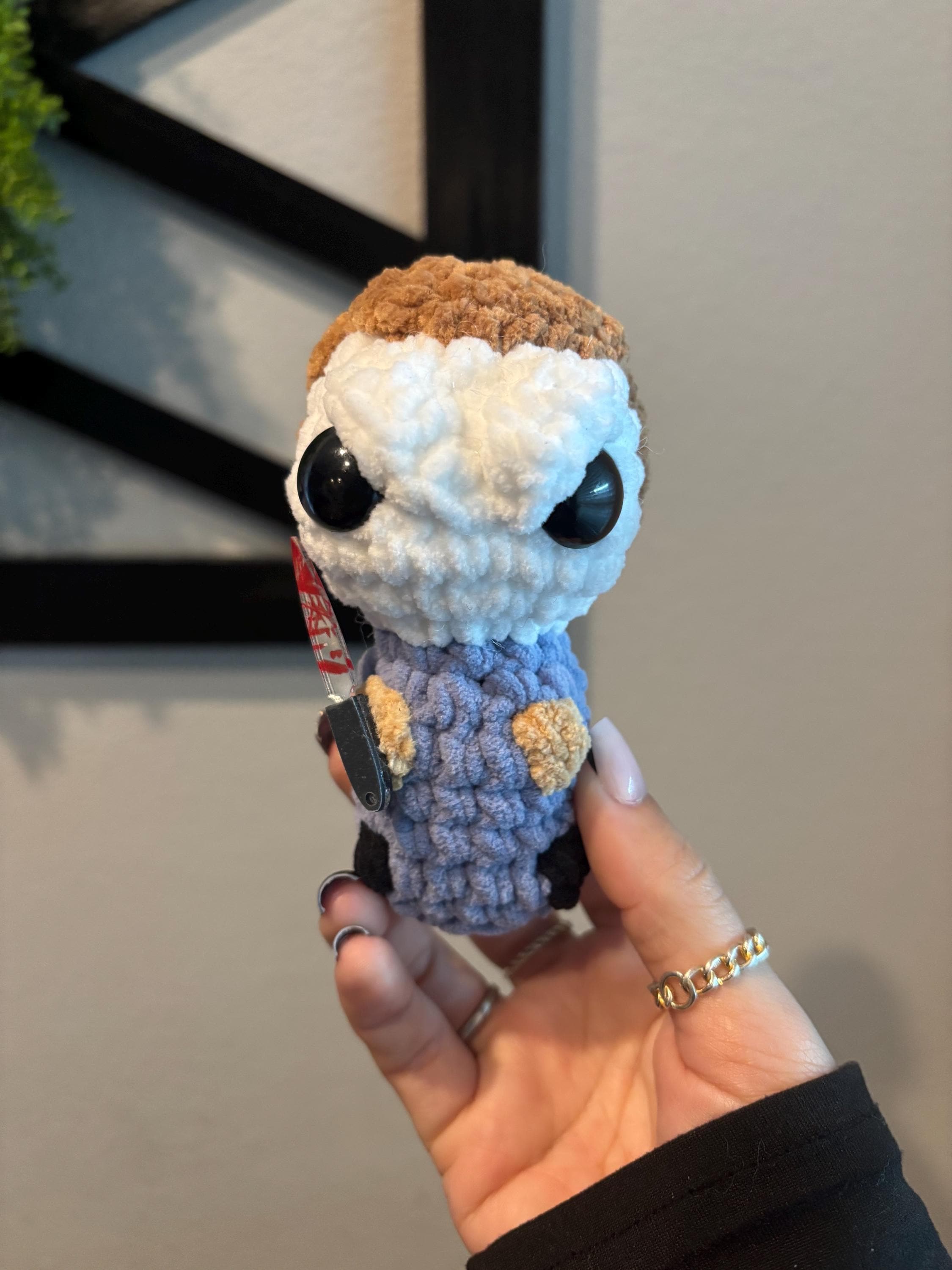 29 Michael Myers Crochet Patterns for Halloween Decor, Gifts, and Horror-Fan Keepsakes 21 Mini Michael Shoulder Pal Crochet Pattern