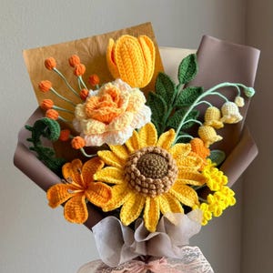 Crochet Sunflower Bouquet: Handmade rose lily tulip daisy gift for Mom, Graduation, birthday, teacher, girlfriend, wife, grandma