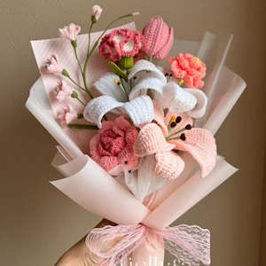 Häkelblumenstrauß, handgemachtes Geschenk, Lilie, Wohnkultur, fertiges Produkt, Geburtstag, Freundin, Mutter, Oma, Weihnachten, Geschenk für Sie