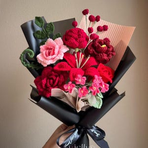 Crochet red pink rose bouquet, Knitted Birthday Flower Gift for her, Birthday, Wedding, Mom, Wife, Girlfriend, Mother's Day,  Anniversary