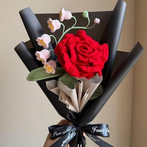かぎ針編みの花束、手作り、完成品、記念日、誕生日、ガールフレンドデーのロマンチックなバレンタインの永遠の贈り物のためのバラ