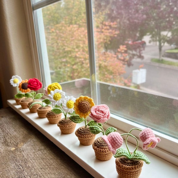 Crochet flowers,  Christmas, daisy, sunflower, home decor, handmade gift,  plant pot, Finished Product, Birthday, Girlfriend, Teacher