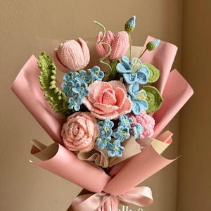 Ramo de flores de cumpleaños de crochet, regalo para ella, flores tejidas a mano personalizadas, ramo envuelto para mamá o esposa