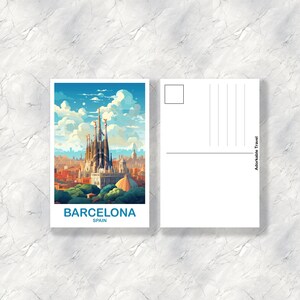 Pode incluir: Um cart&atilde;o postal com uma ilustra&ccedil;&atilde;o colorida da bas&iacute;lica da Sagrada Fam&iacute;lia em Barcelona, Espanha. O cart&atilde;o postal tem um c&eacute;u azul com nuvens brancas e o texto "BARCELONA SPAIN" na parte inferior.