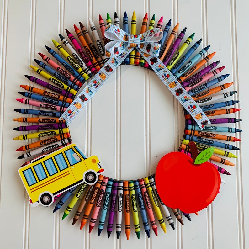CRAYON WREATH | Back to School Teacher GIFTS | Classroom Decor ...