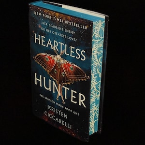 Heartless Hunter The Crimson Moth: Book 1 Handpainted Sprayed Edge Hardcover