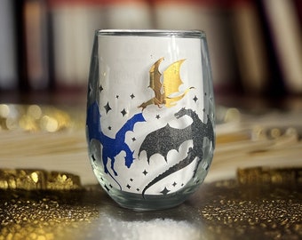 Fourth Wing Dragons Wine Glass, Tairn, Andarna, violet Sorrengail, booktok, dragons, bookish, book club gifts, reader gift, sgaeyl, xaden