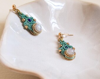 Long macrame earrings with Moonstone. White, round and small stone. Minimalist and spiritual jewelry with high vibration.