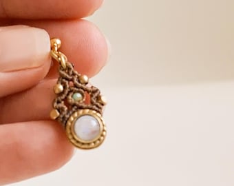 Long macrame earrings with Moonstone. White, round and small stone. Minimalist and spiritual jewelry with high vibration.