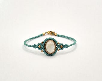 Macrame bracelet with moonstone and brass details. Handmade jewelry.