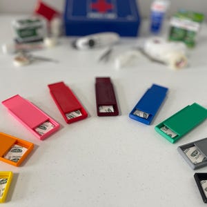3D gedruckte Verbandbox - kompakt und praktisch für Reisen, Geldbörse, Wickeltaschen, Notfall-/Erste-Hilfe-Sets und den täglichen Gebrauch
