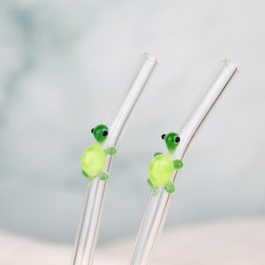 Set of 2 Turtle Glass Straws Reusable Eco-Friendly Straws with Cleaning Brush Handmade Straws Sustainable Teacher Turtle Lover Gift For Her