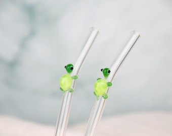 Set of 2 Turtle Glass Straws Reusable Eco-Friendly Straws with Cleaning Brush Handmade Straws Sustainable Teacher Turtle Lover Gift For Her