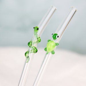 Set of 2 Turtle and Snake Glass Straws Reusable Eco-Friendly Straws with Cleaning Brush Handmade straws Sustainable Turtle Snake Lover Gift