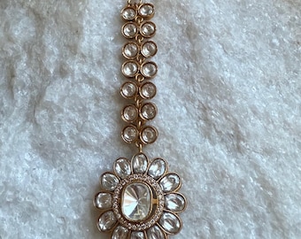 Gold Pearl Teardrop Maang Tikka Hair Jewelry Dainty Kundan Maang Tikka, Pearl Chain Tikka, Teardrop Polki  main image 2