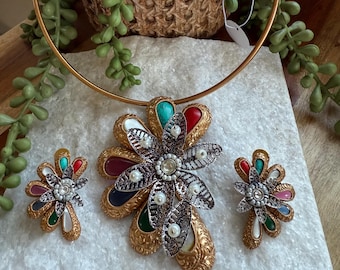 Statement Flower Pendant Hasli Necklace Set: Indian Bridal Jewelry