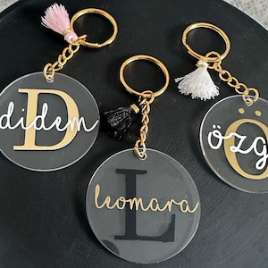 Personalized key ring with initial and round acrylic plate, gold key ring, customizable