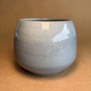 Hand-Thrown Stoneware Pot – Soft Blue/Grey Gloss Finish