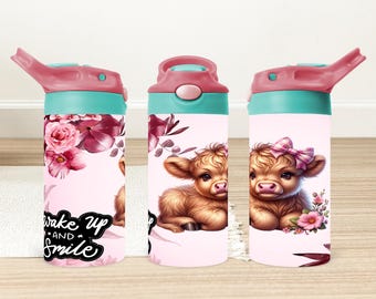 Diseño PNG de vaso con pajita con estampado de vaca de las Tierras Altas, diseño floral infantil de 12 oz para sublimación (descarga digital)