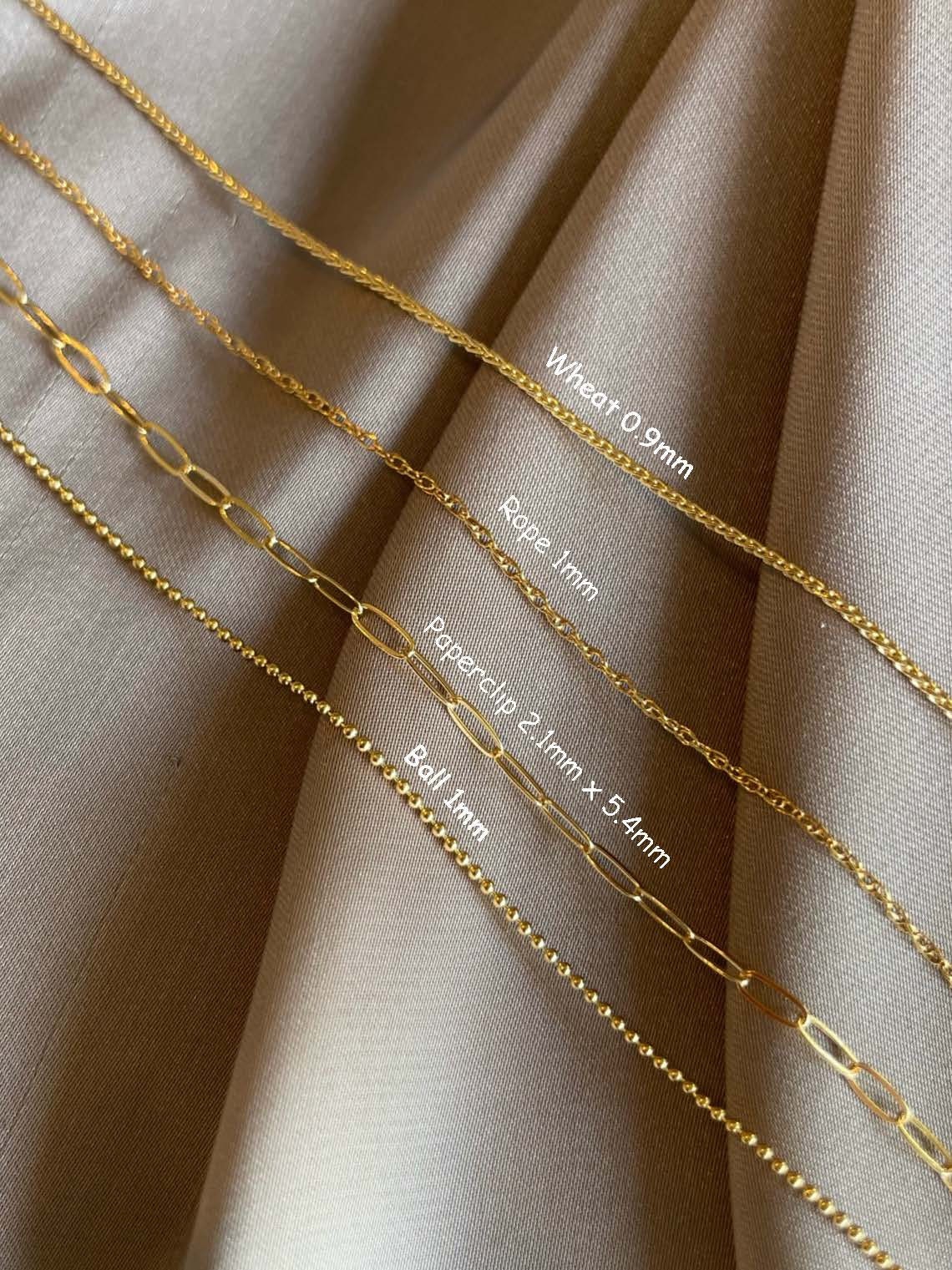 Goldene Halskette mit Anhänger Jungfrau Maria, 18 Karat Gold • Anlauffrei • Weihnachtsgeschenk für Sie • Geschenkschmuck • Taufgeschenk • Religiöses Geschenk