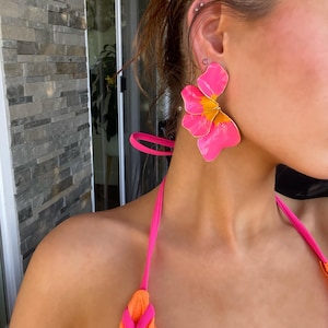 Pendientes llamativos de flores rosas, pendientes florales extragrandes, pendientes de aleación, joyas de primavera y verano, pendientes artísticos de pétalos, regalo para ella.