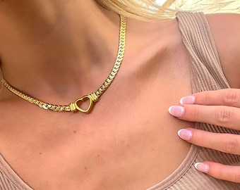 18K Gold Heart Choker Necklace • Perfect Gift For Her • Statement Necklace & Layering Necklace • Elegant • Luxurious • Gifted Jewelry