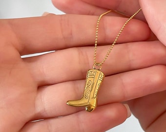 Gold Cowboy Boot Necklace – Western Cowgirl Pendant – Rodeo Charm Jewelry – Country Gift for Her – Y2K Nashville Style Necklace – Southern