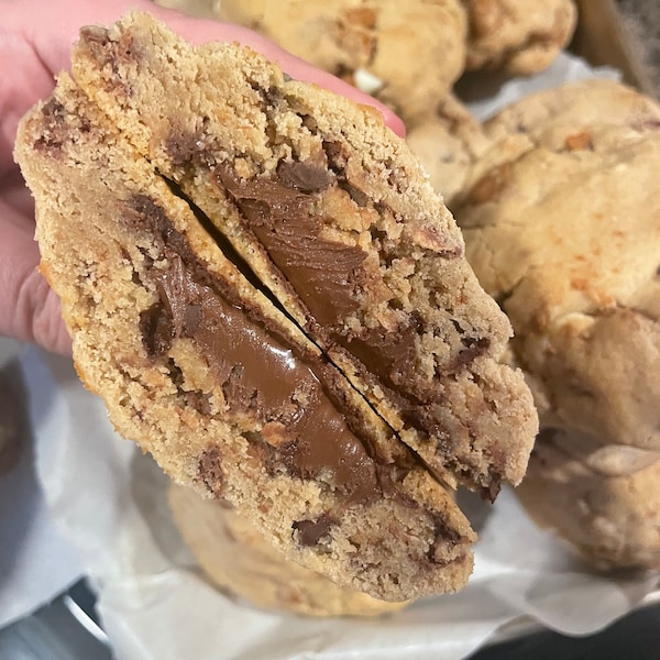 Nutella Bueno Chunky Cookies | Gourmet | Homemade