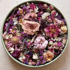Lyxig potpurri för stugträdgård | Torkade blommor inklusive lavendel och rosor | Botanisk heminredning