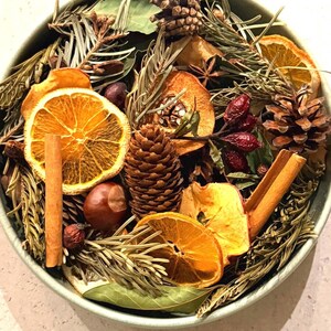 Lyxig vinterpotpurri med tallkrydda | Ekologisk torkad frukt, bär och kanel. | Hemodlad i Somerset