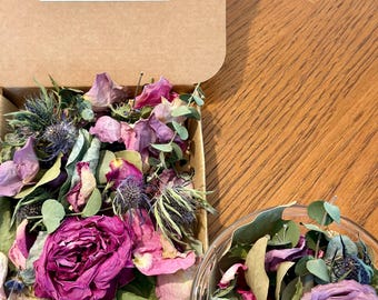 Briefkasten-Geschenk | Potpourri aus Trockenblumen und Botanicals | Weihnachten, Dankeschön, Ich denk an dich | Aus Somerset