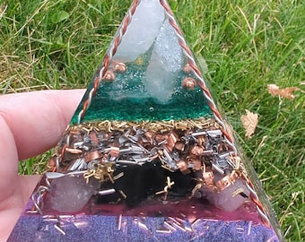 Orgonenergy, EMFprotection, Orgonepyramid, Handmade, Energyhealing, Crystalhealing, Spiritual, Rose Quartz, Obsidian, Wire Wrap, Resin