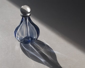 Amethyst- Duftflasche- Handbown Glasflasche mit massivem Glas Dauber- Miniatur- Geschenk- Home Decor- Selbstfürsorge