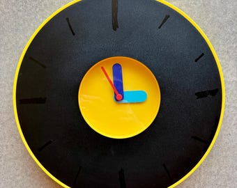 Reloj Chenyi Ke Pladdra amarillo de los años 90, diseño de plástico de la era espacial de IKEA