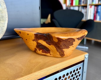 80s Organic Modern Live Edge Hand-Turned Cherry Crotch Wood Catchall Bowl