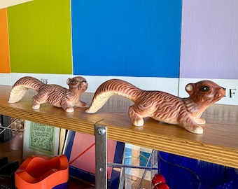 Ardillas trepadoras de cerámica de los años 70. Escultura japonesa moderna de mediados de siglo.