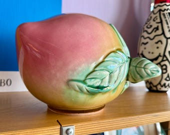 Vintage Porcelain Temple Altar Offering Peach Sculpture Famille Rose Glaze Palette
