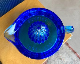 Vintage Giant Limited Edition 1346/5000 Sunkist 100th Anniversary Cobalt Blue Glass Citrus Juicer Reamer  1993