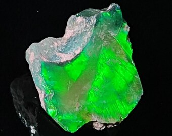 AAA+ アメージング ブラック エチオピアン オパール ラフ チップ