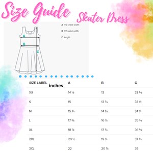 Puede incluir: Gu&iacute;a de tallas para un vestido skater, con medidas en pulgadas. La gu&iacute;a incluye ancho de pecho, ancho de cintura y largo para tallas XS a 3XL. El texto "Skater Dress" est&aacute; escrito en cursiva.