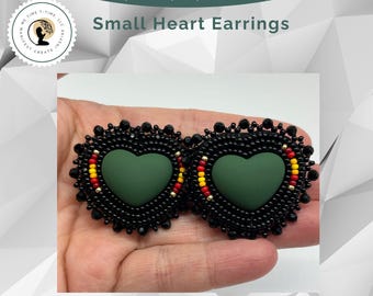 Perlen Herz Ohrringe: Waldgrüner Cabochon, Handgemachter Schmuck der Ureinwohner