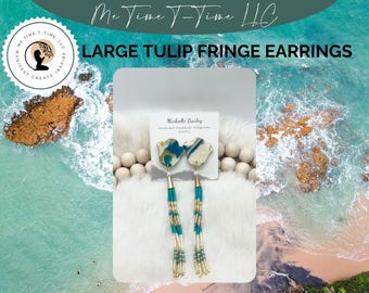 Orecchini con frange di tulipani in argilla: borchie placcate in oro 18k, frange di perline