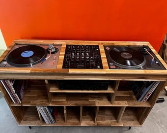 レコード、ターンテーブル、音楽ライブラリを備えたDJブース - Etsy 日本