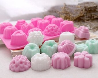 Moule en silicone fleurs coeurs 12 formes différentes pour pralines chocolat fondant savon glaçons en silicone moule praliné moule à chocolat moule à savon