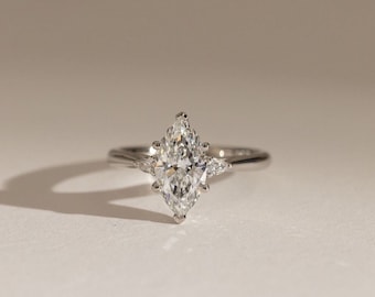Im Labor gewachsener Marquise-Schliff Diamant Drei-Stein-Verlobungsring, massiver Goldring, im Labor erstellter Diamantring, Unkrautring, Versprechensring.