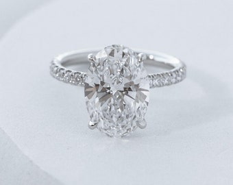 3.00 CT Anillo de compromiso de diamantes Moissanite de talla ovalada Piedra lateral Redonda Anillo de halo oculto de oro de 14K Regalo para su anillo de aniversario Regalo de boda