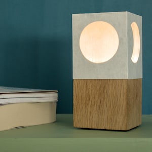 Luce notturna "Moon" da appoggiare, lampada in stile giapponese, legno e carta washi bianca, lampada portatile fatta a mano in Francia