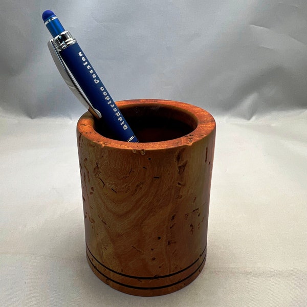 Pot à crayons tourné en bois de merisier