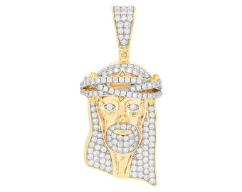 Colgante de Jesús con moissanita helada / Plata de ley chapada en oro de 14 quilates