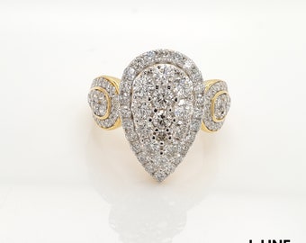 Anillo de compromiso con racimo de pera de moissanita: plata bañada en oro de 14 quilates